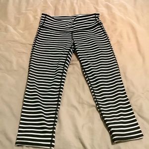 Athleta Elation Capri leggings